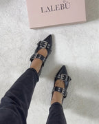 Zapato plano hebilla negro