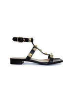 Sandalia plana tachuelas negra