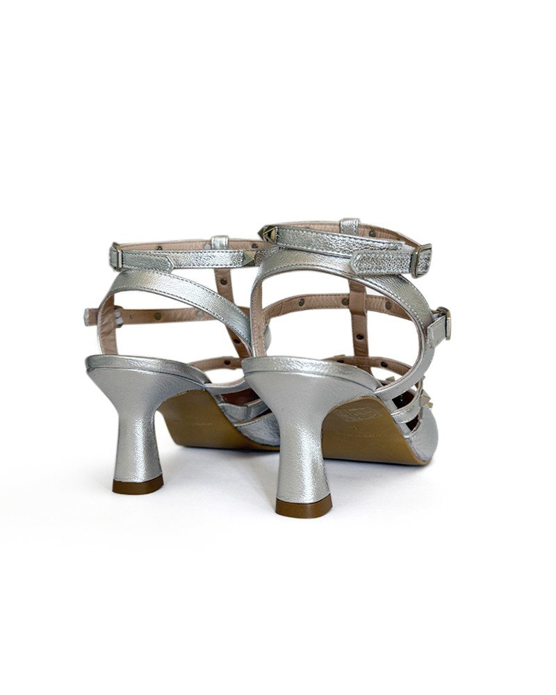 Zapato Tachuelas Plateado 6 cms