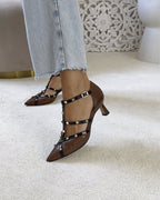 Zapato Tachuelas Chocolate 6 cms