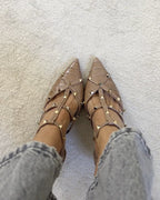 Zapato Tachuelas Coco Beige 6 cms