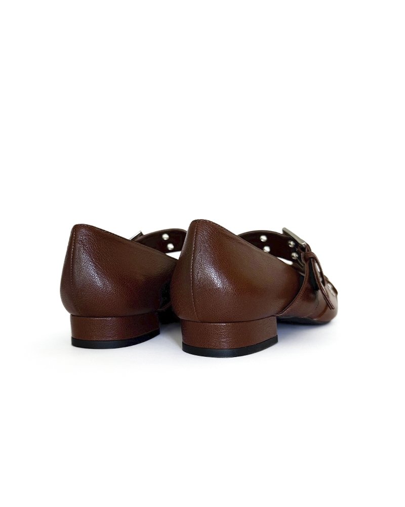 Zapato plano hebilla marrón