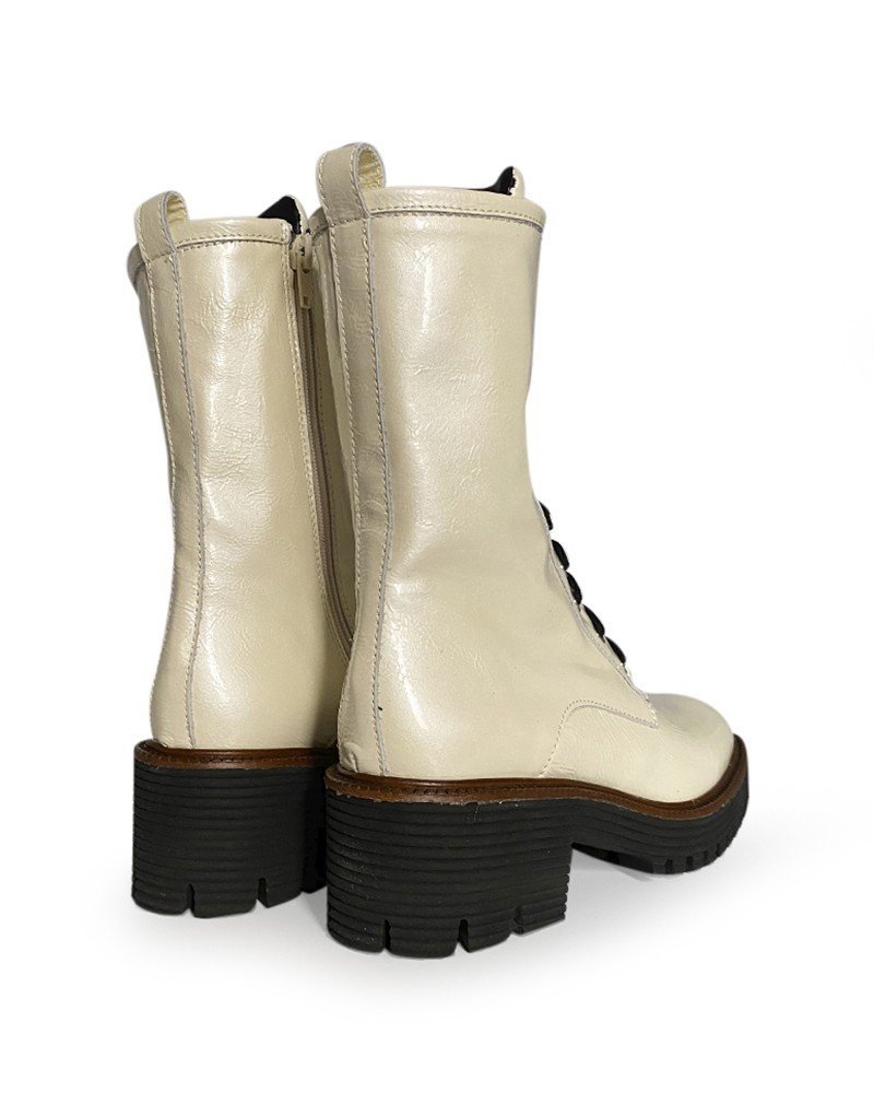 Bota blanco roto