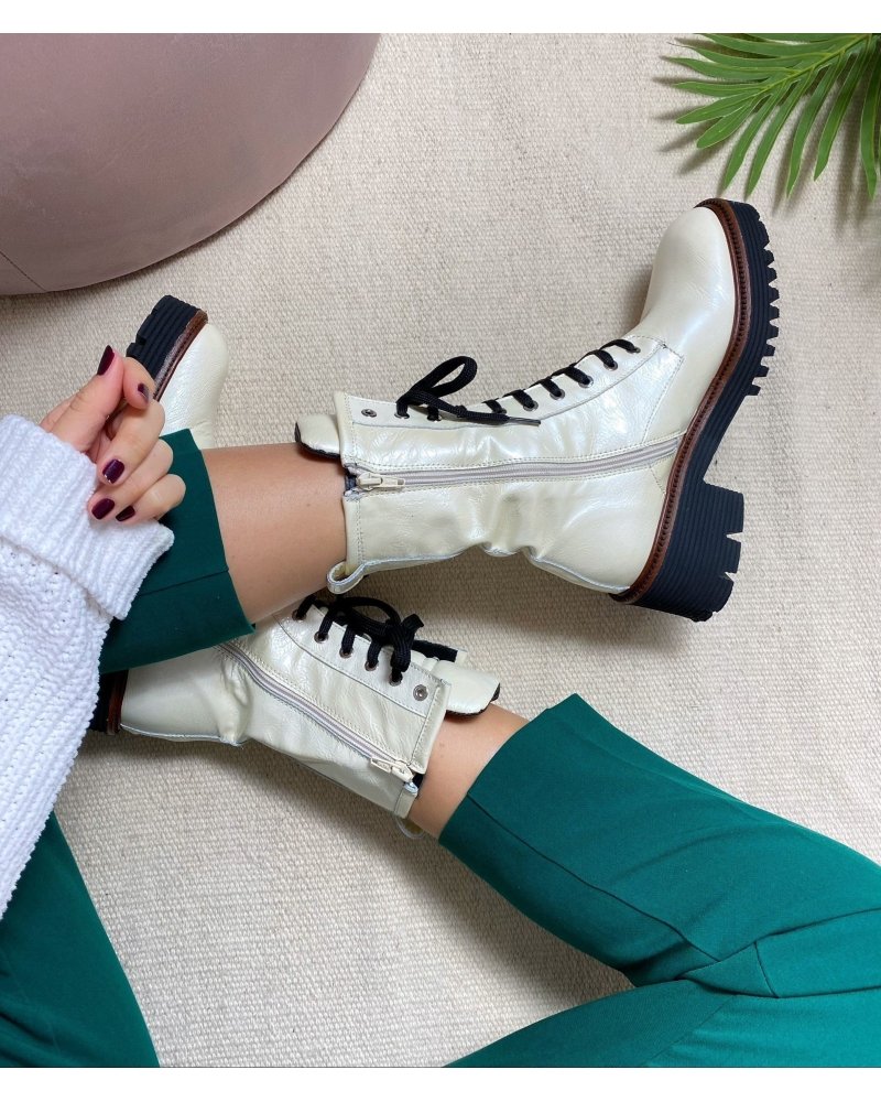 Bota blanco roto