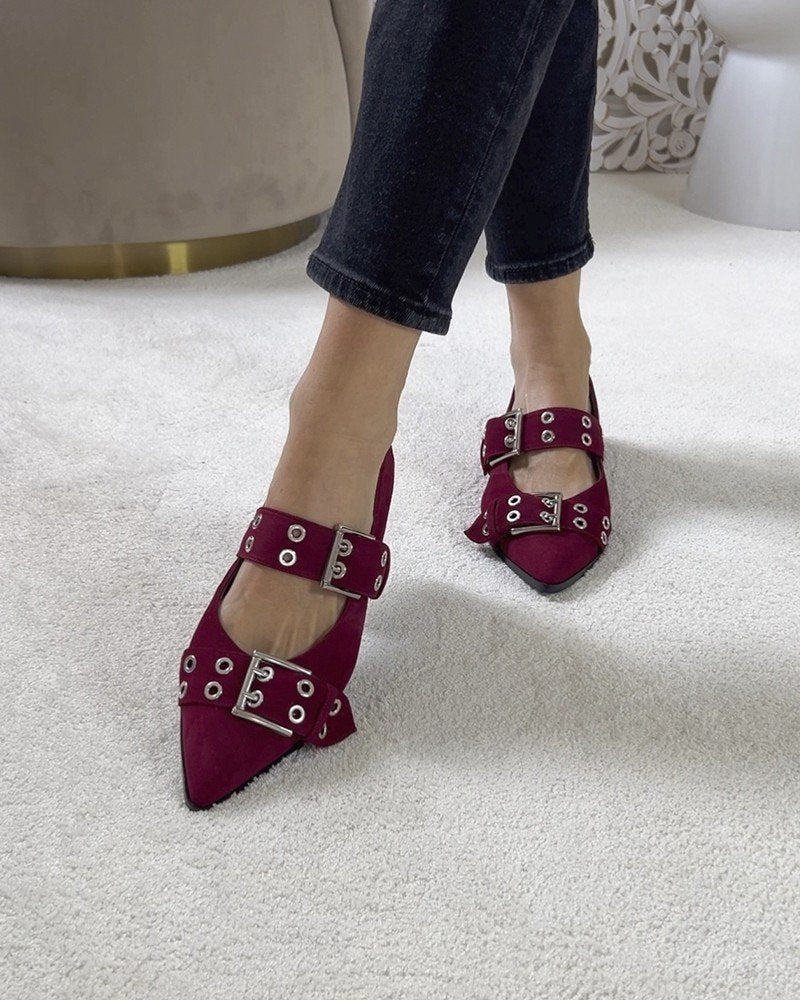 Zapato plano hebilla granate