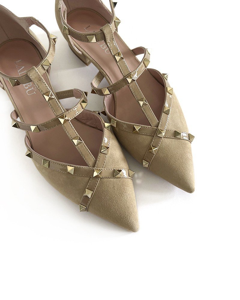 Zapato Plano Tachuelas Beige