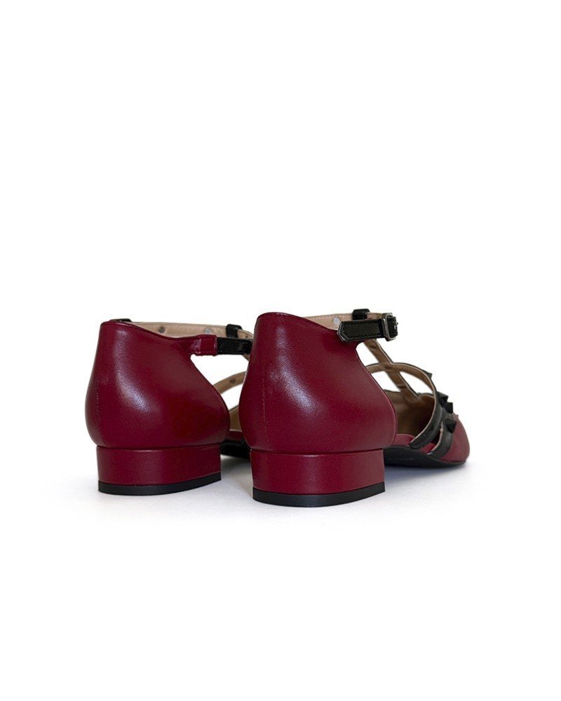 Zapato Plano Tachuelas Burdeos piel