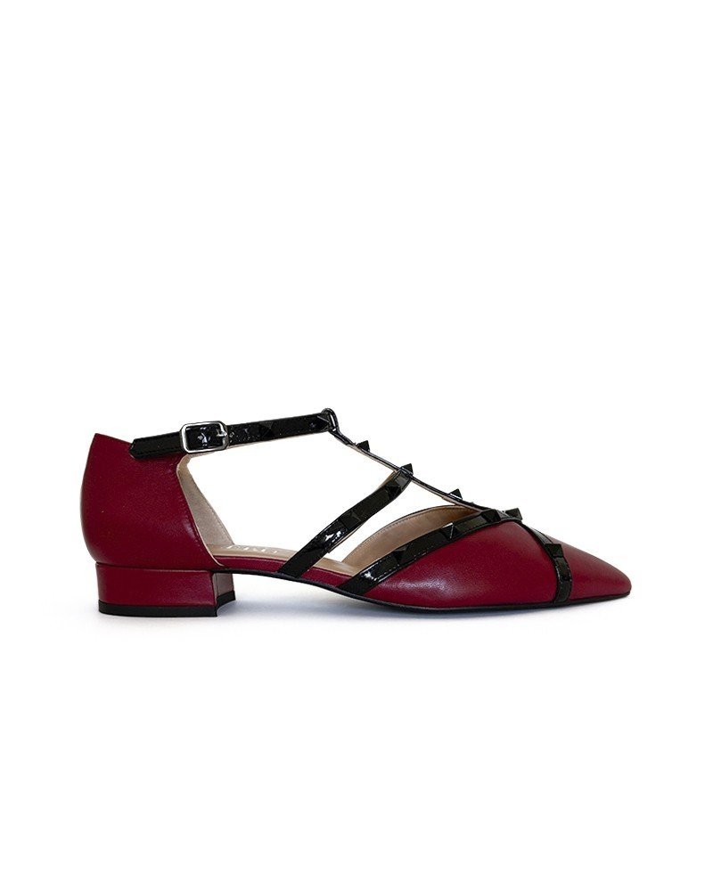 Zapato Plano Tachuelas Burdeos piel